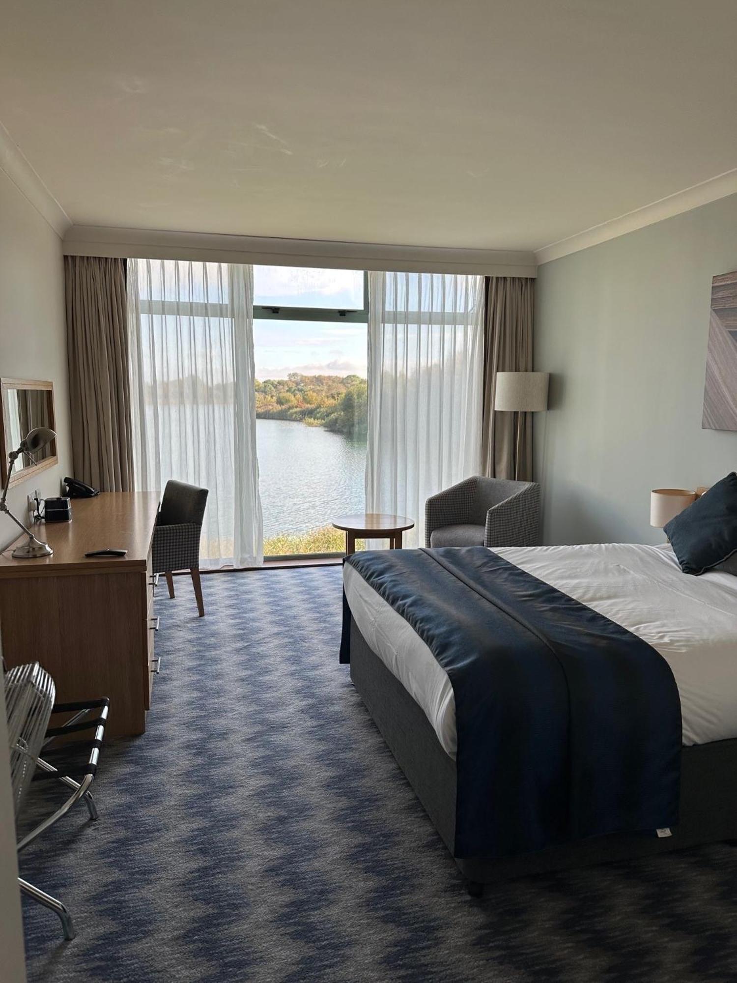 De Vere Cotswold Water Park South Cerney Exterior photo