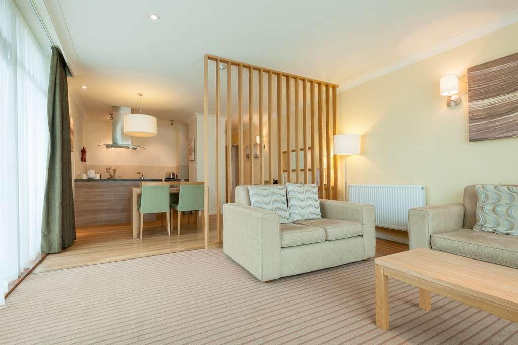 De Vere Cotswold Water Park South Cerney Room photo