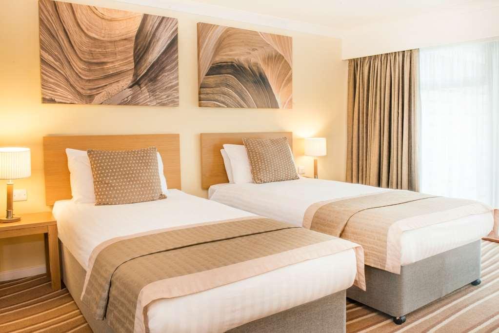 De Vere Cotswold Water Park South Cerney Room photo